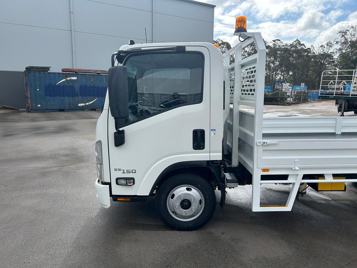 2019 Isuzu N Series NNR 55/45-150 image 4