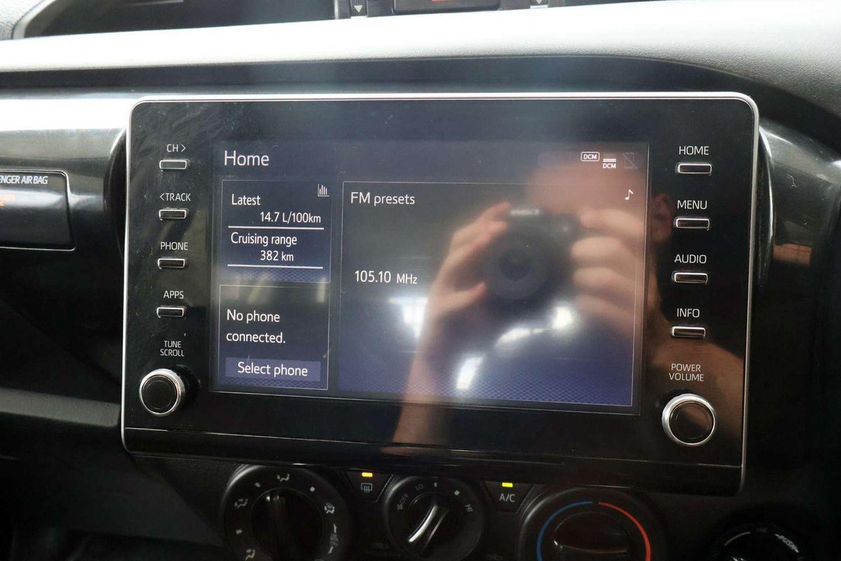 2022 Toyota Hilux SR GUN126R 4X4 Dual Range image 13