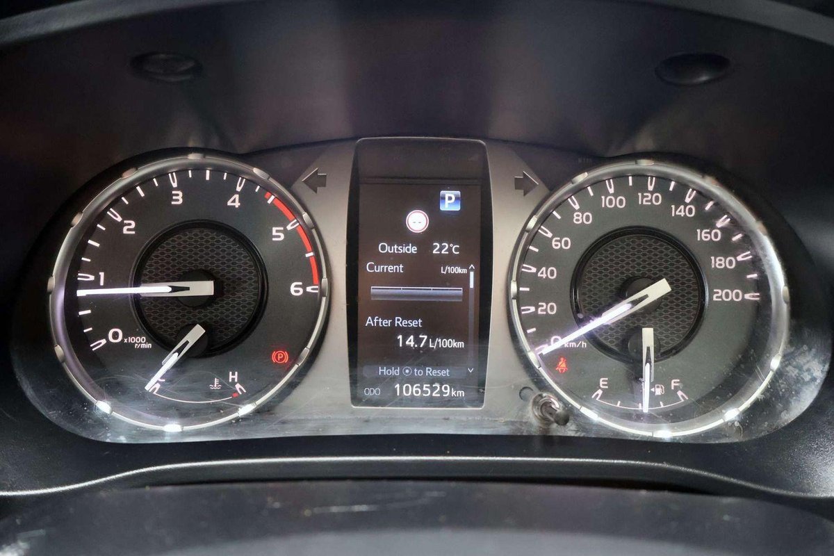 2022 Toyota Hilux SR GUN126R 4X4 Dual Range image 19