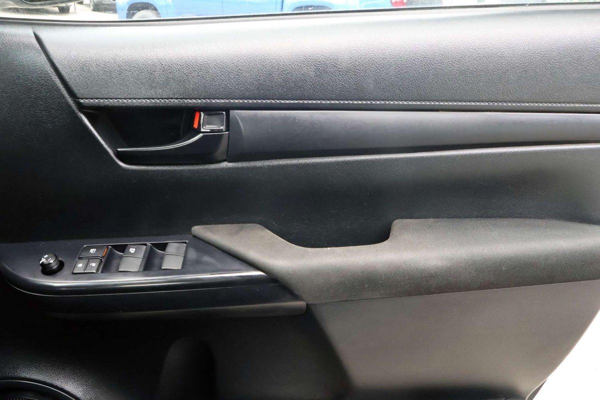 2022 Toyota Hilux SR GUN126R 4X4 Dual Range image 23