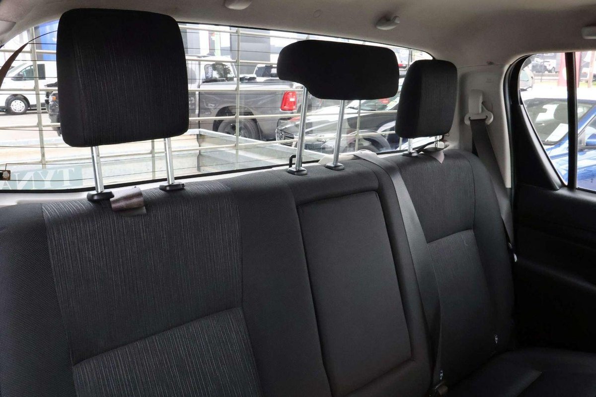 2022 Toyota Hilux SR GUN126R 4X4 Dual Range image 24