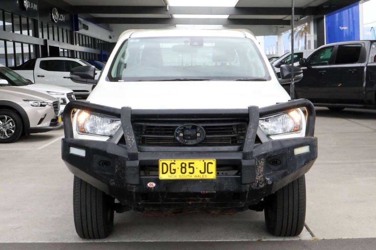 2022 Toyota Hilux SR GUN126R 4X4 Dual Range image 3