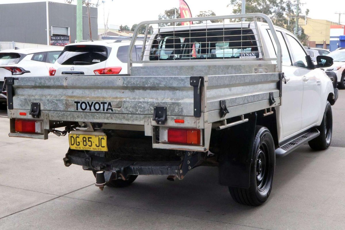 2022 Toyota Hilux SR GUN126R 4X4 Dual Range image 5