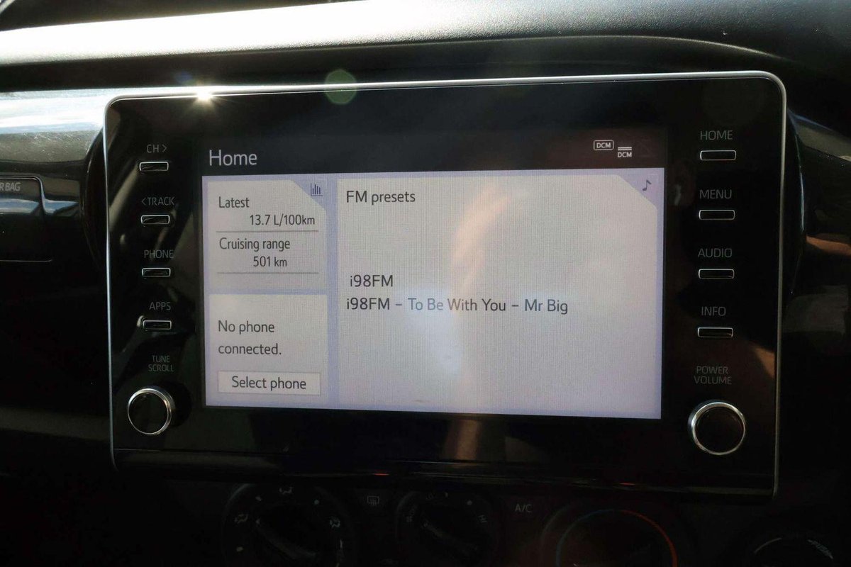 2022 Toyota Hilux SR GUN126R 4X4 Dual Range image 12