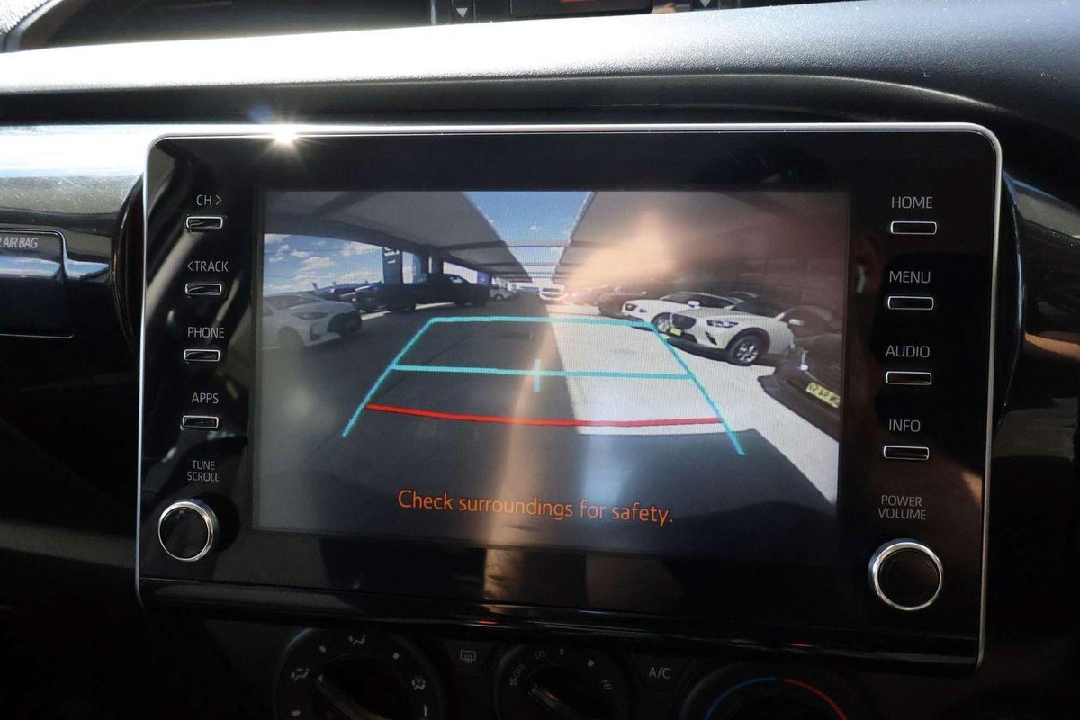 2022 Toyota Hilux SR GUN126R 4X4 Dual Range image 13