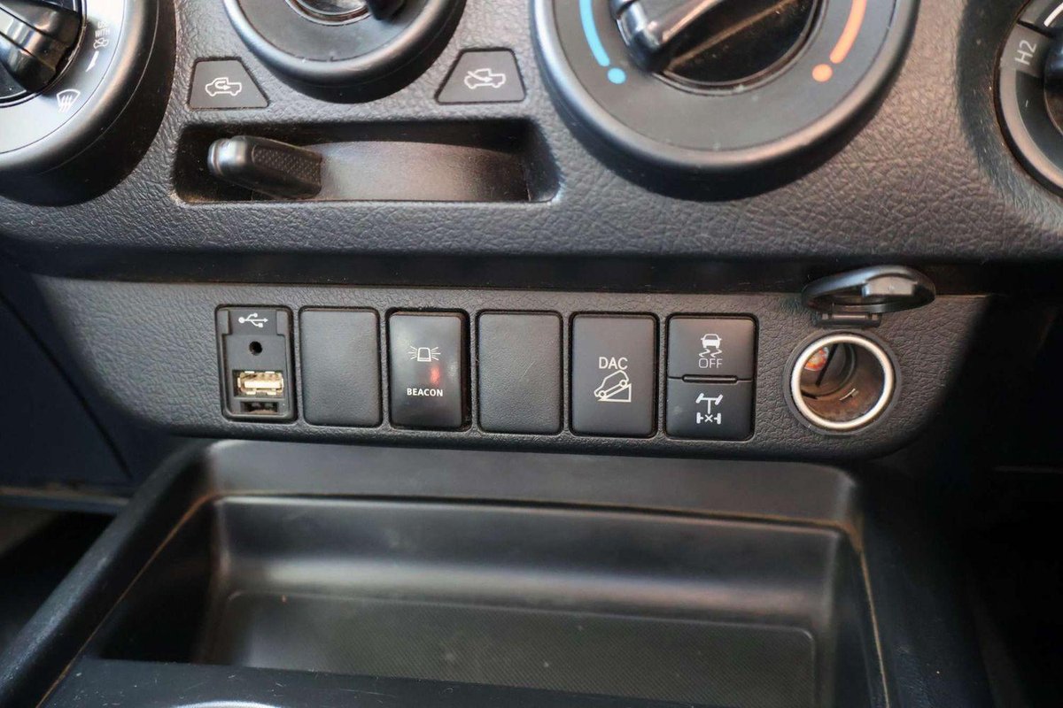 2022 Toyota Hilux SR GUN126R 4X4 Dual Range image 15