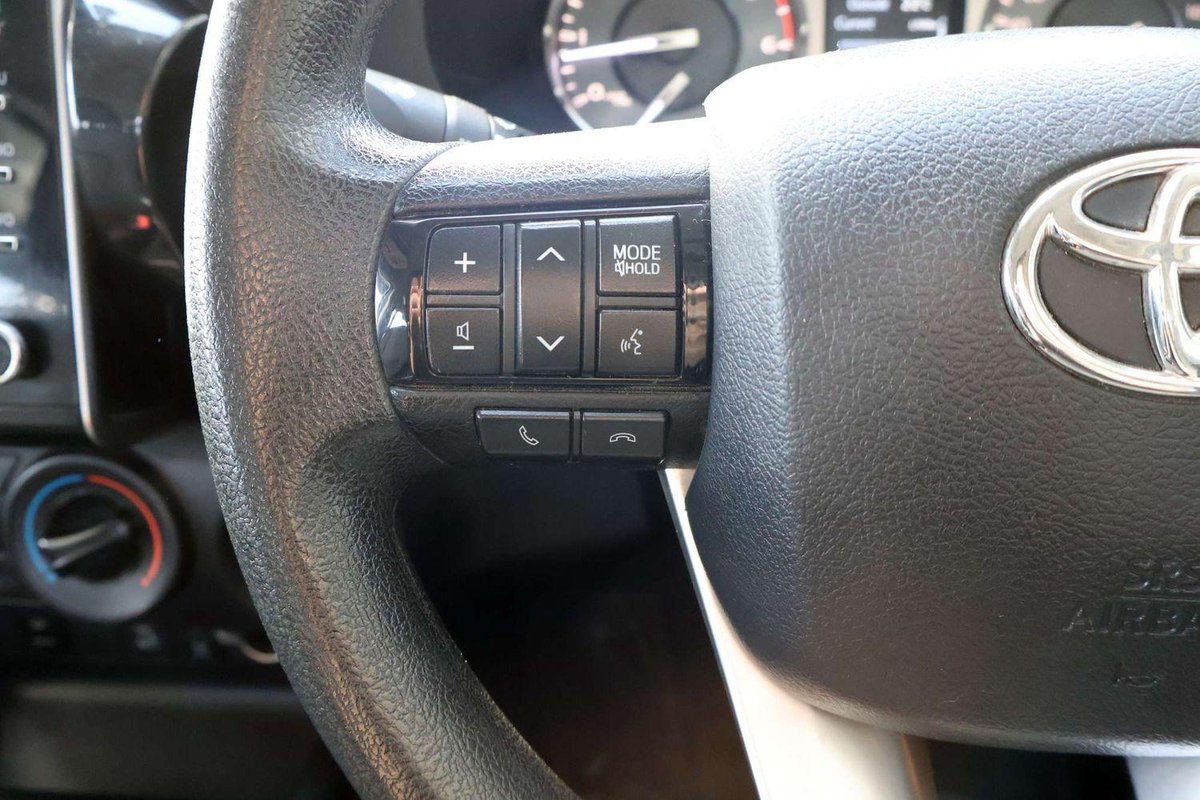 2022 Toyota Hilux SR GUN126R 4X4 Dual Range image 17