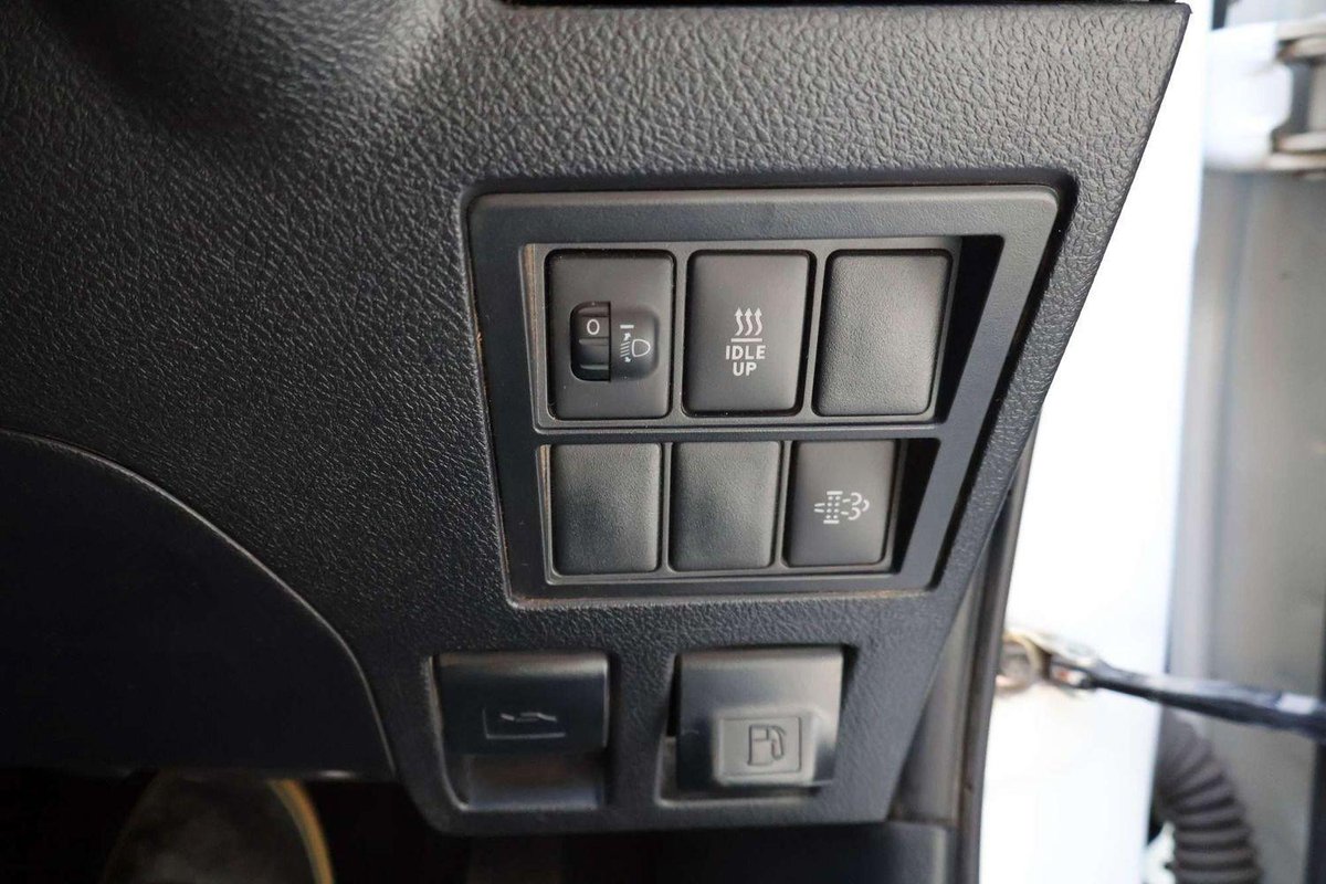 2022 Toyota Hilux SR GUN126R 4X4 Dual Range image 19