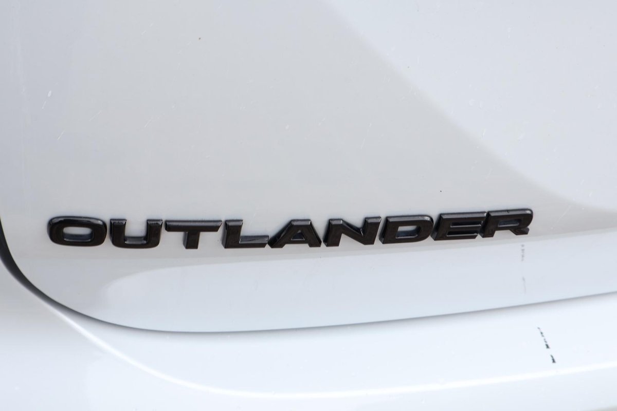 2023 Mitsubishi Outlander Exceed Tourer ZM MY23 AWD image 8