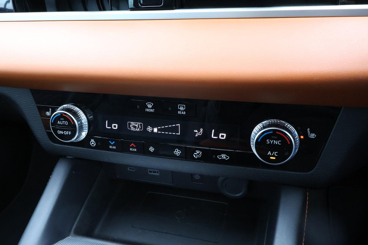 2023 Mitsubishi Outlander Exceed Tourer ZM MY23 AWD image 28