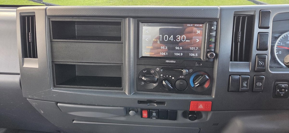 2021 Isuzu N Series NNR 45-150 image 18