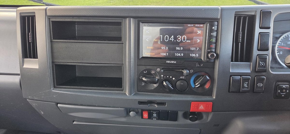 2021 Isuzu N Series NNR 45-150 image 18
