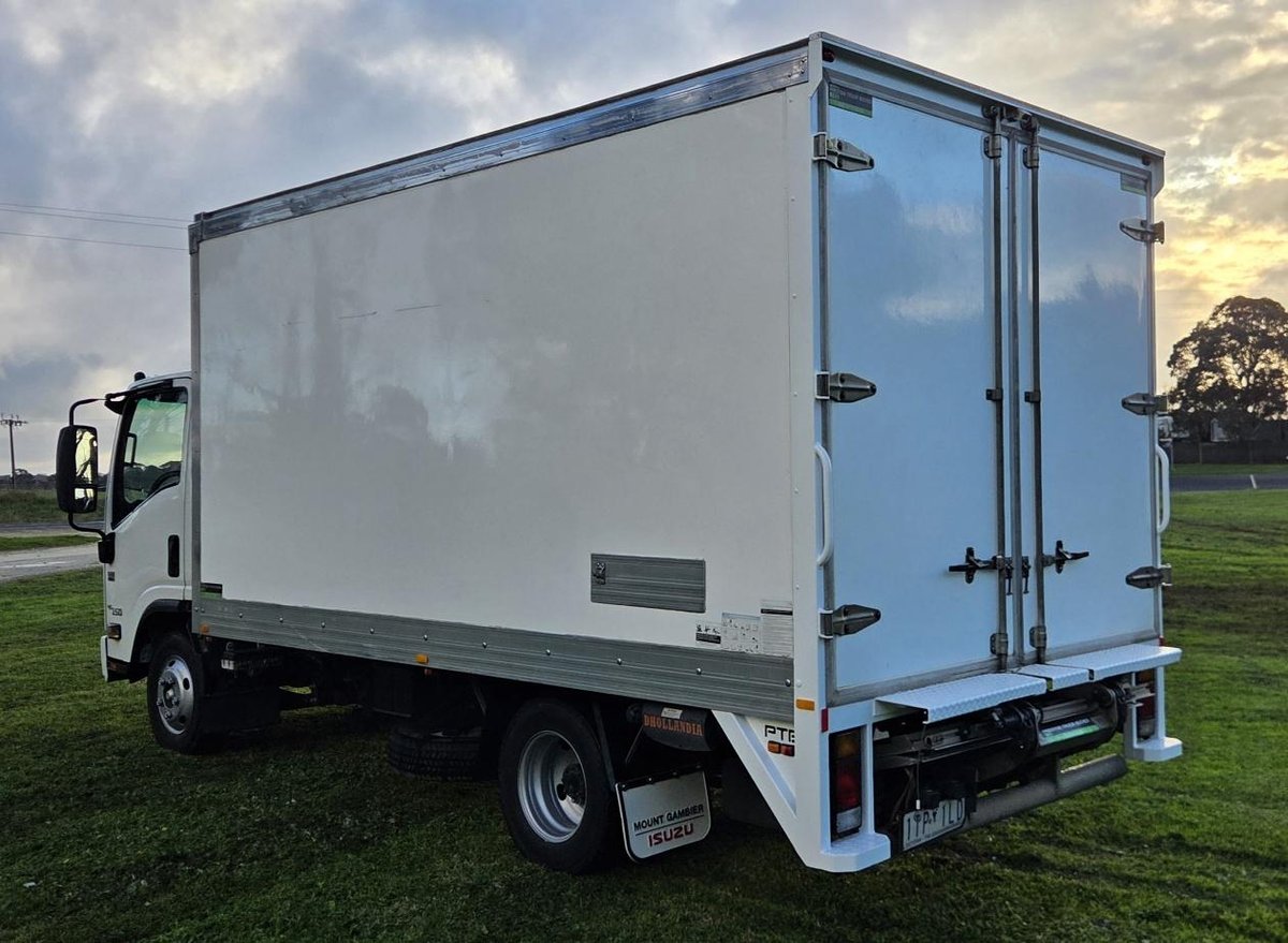 2021 Isuzu N Series NNR 45-150 image 6