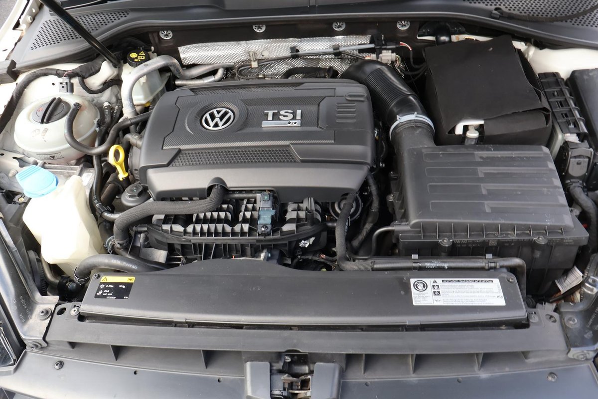 2022 Volkswagen Golf image 29