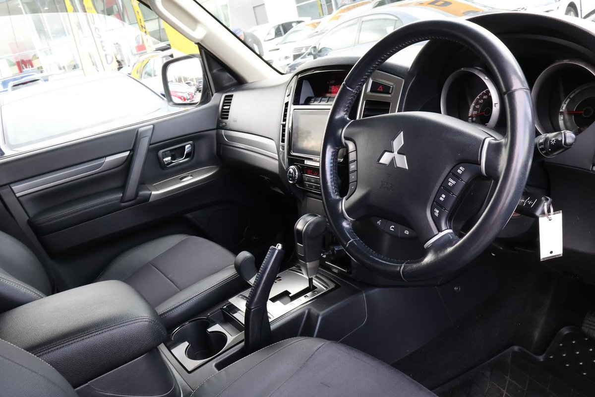 2019 Mitsubishi Pajero GLS NX MY20 4X4 Dual Range image 7