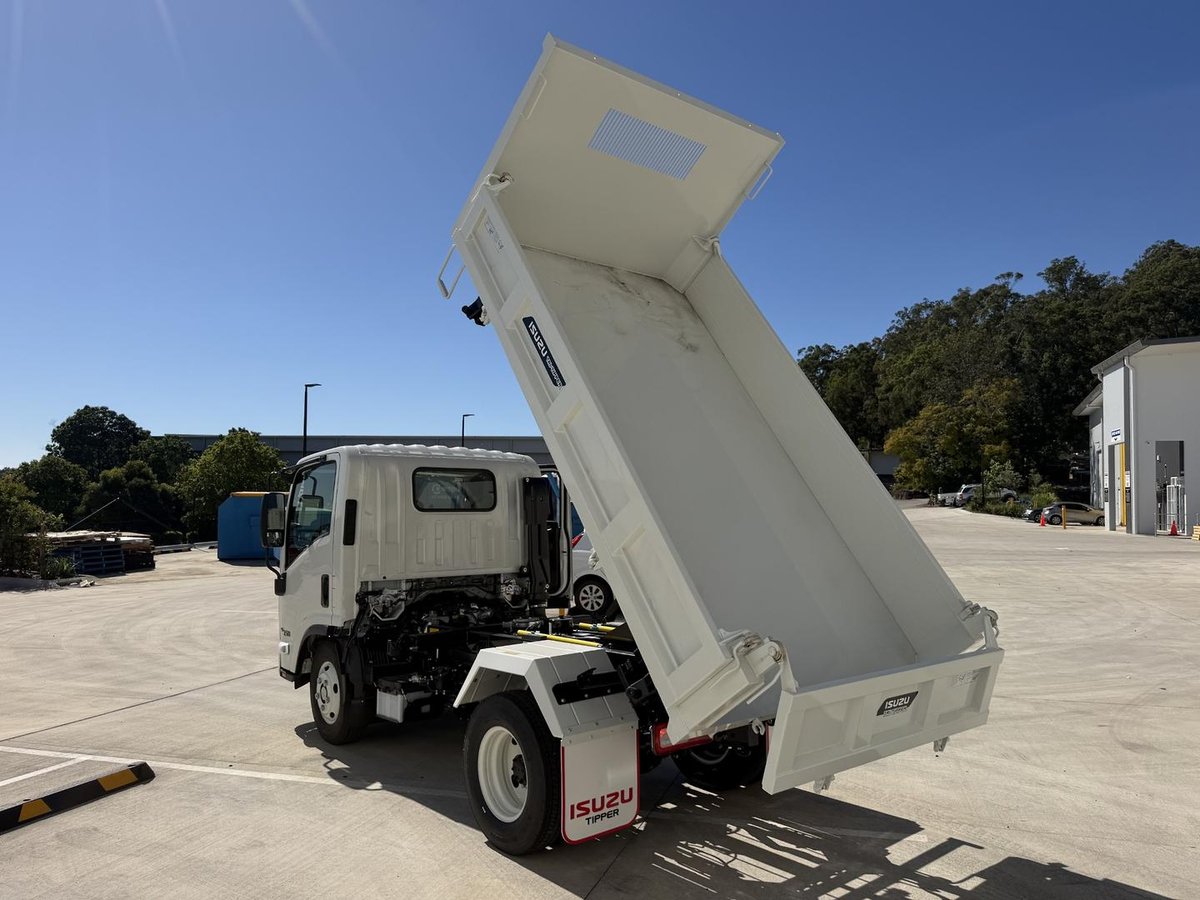 2026 Isuzu N Series NMR 65/45-150 DT D25 Tri-Tipper image 14