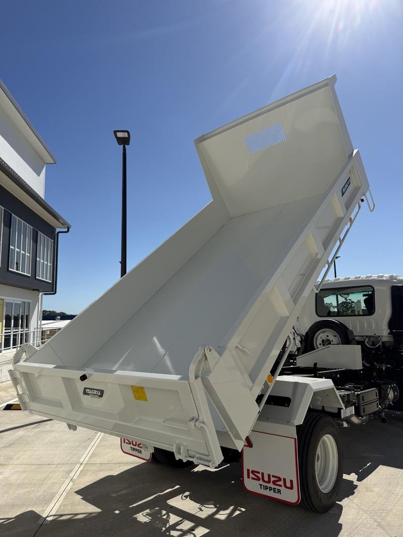 2026 Isuzu F Series FRR 110-240 MT D41 image 13