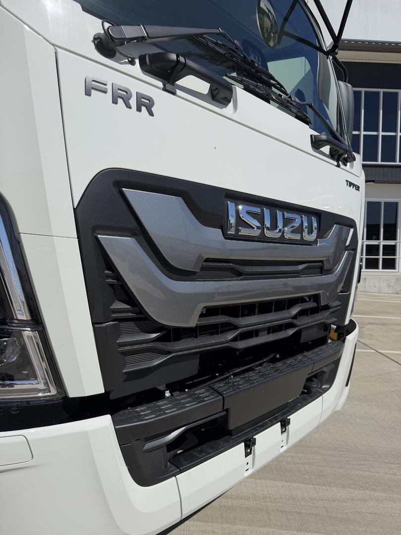 2026 Isuzu F Series FRR 110-240 MT D41 image 7
