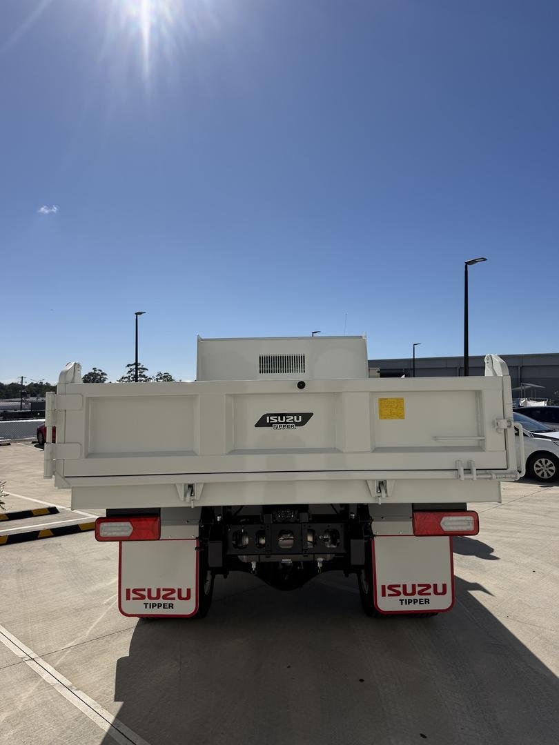 2026 Isuzu F Series FRR 110-240 MT D41 image 9