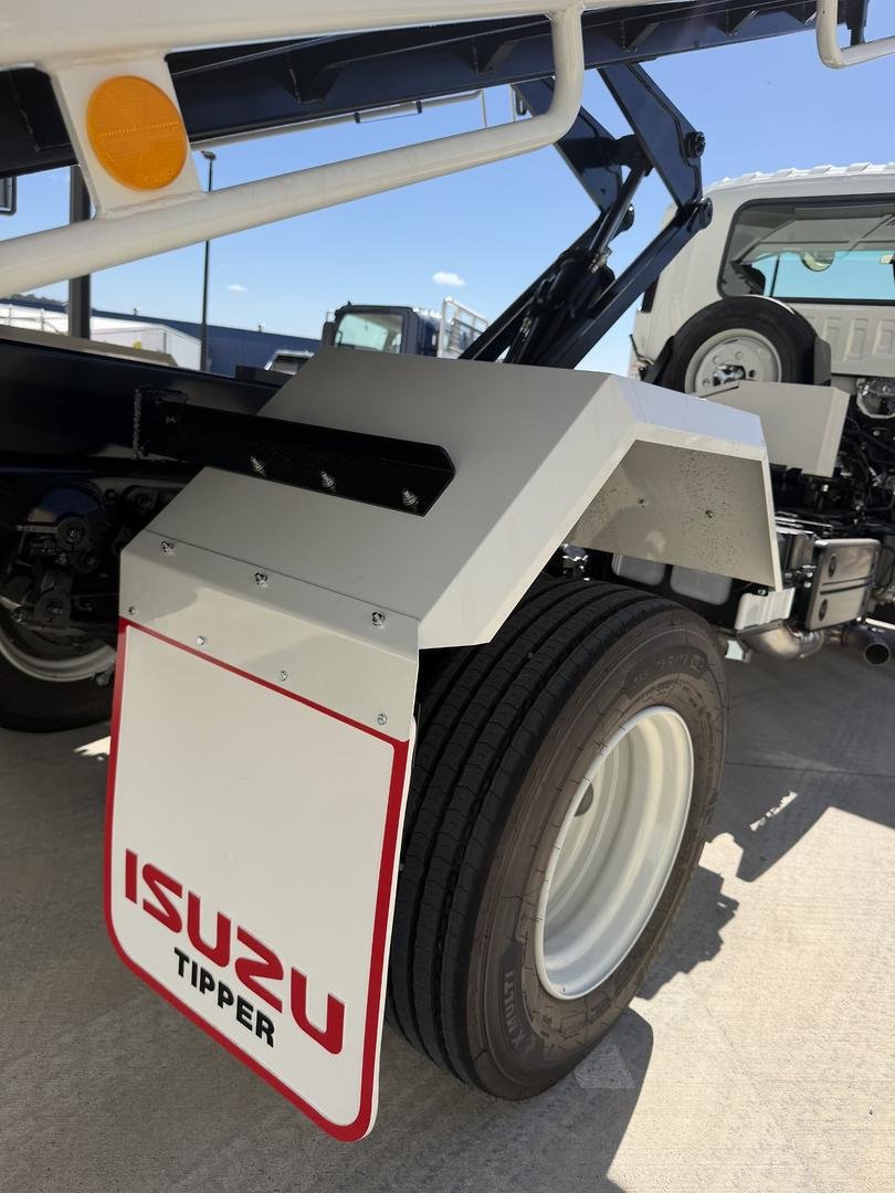 2026 Isuzu F Series FRR 110-240 MT D41 image 16