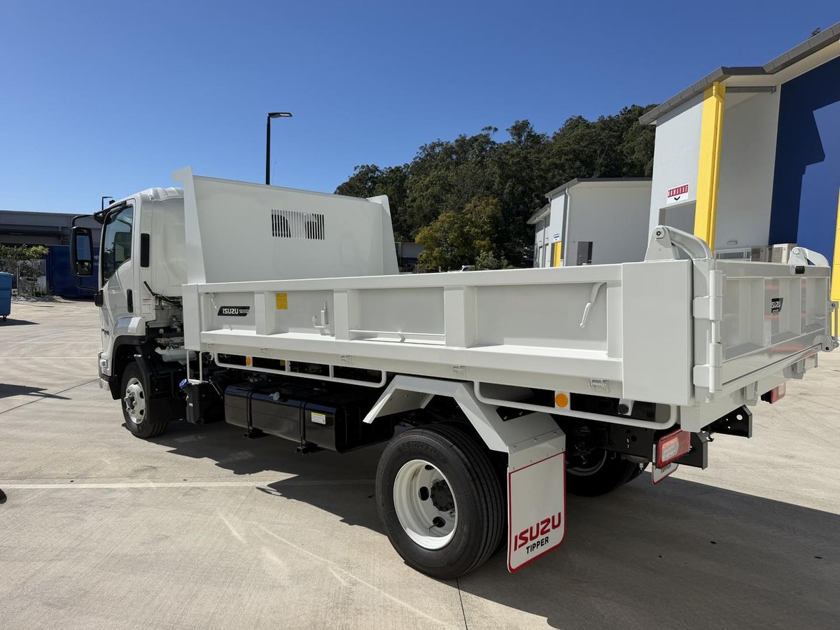 2026 Isuzu F Series FRR 110-240 MT D41 image 4