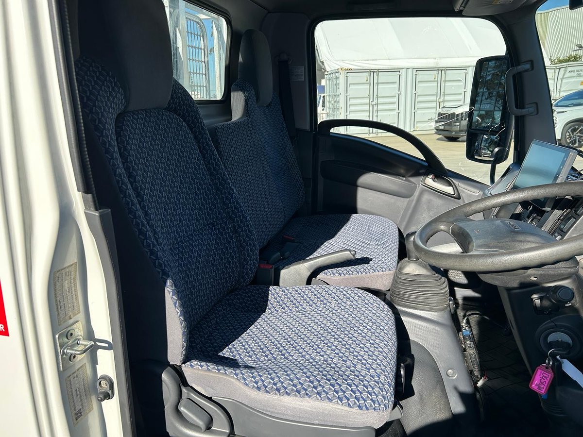 2023 Isuzu N Series NLR 45-150 image 13