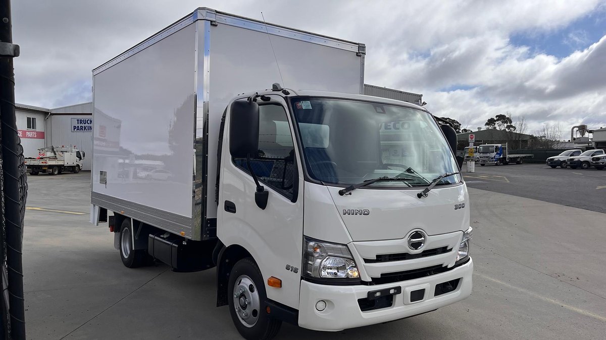 2025 Hino 300 Series 616 image 7