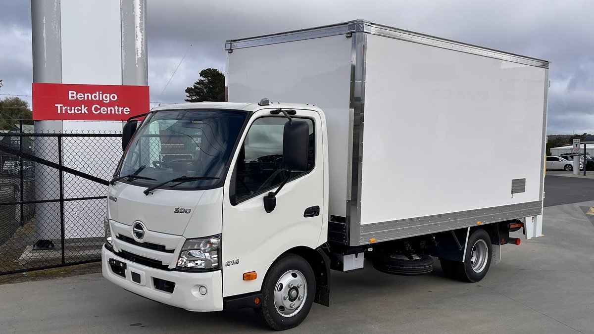 2025 Hino 300 Series 616 image 8