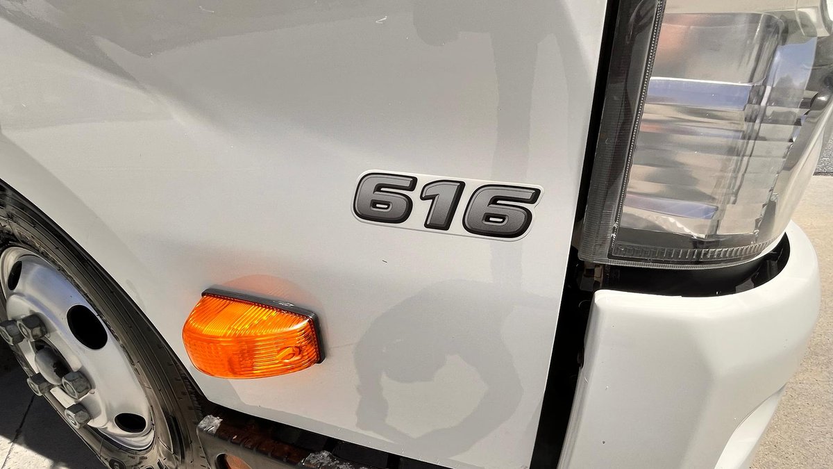 2025 Hino 300 Series 616 image 18