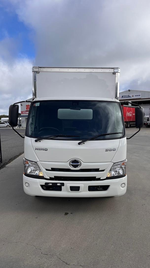 2025 Hino 300 Series 616 image 6