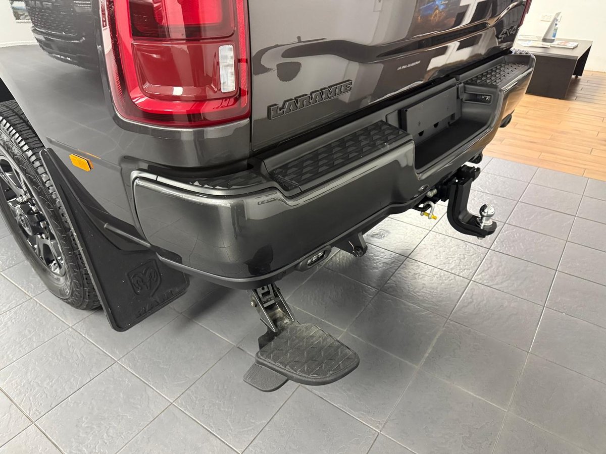 2025 RAM 2500 Laramie DJ MY25 4X4 Dual Range image 8