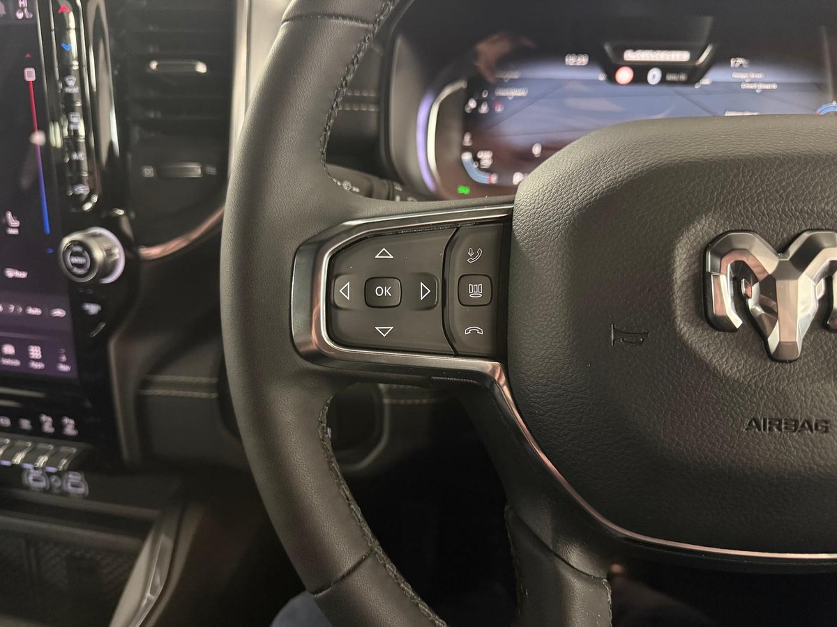 2025 RAM 2500 Laramie DJ MY25 4X4 Dual Range image 21