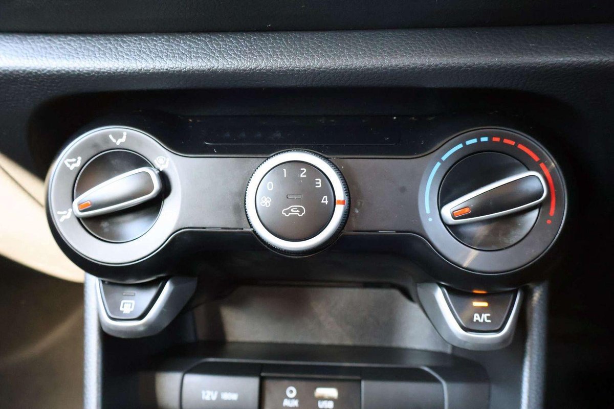2020 Hyundai i30 image 14