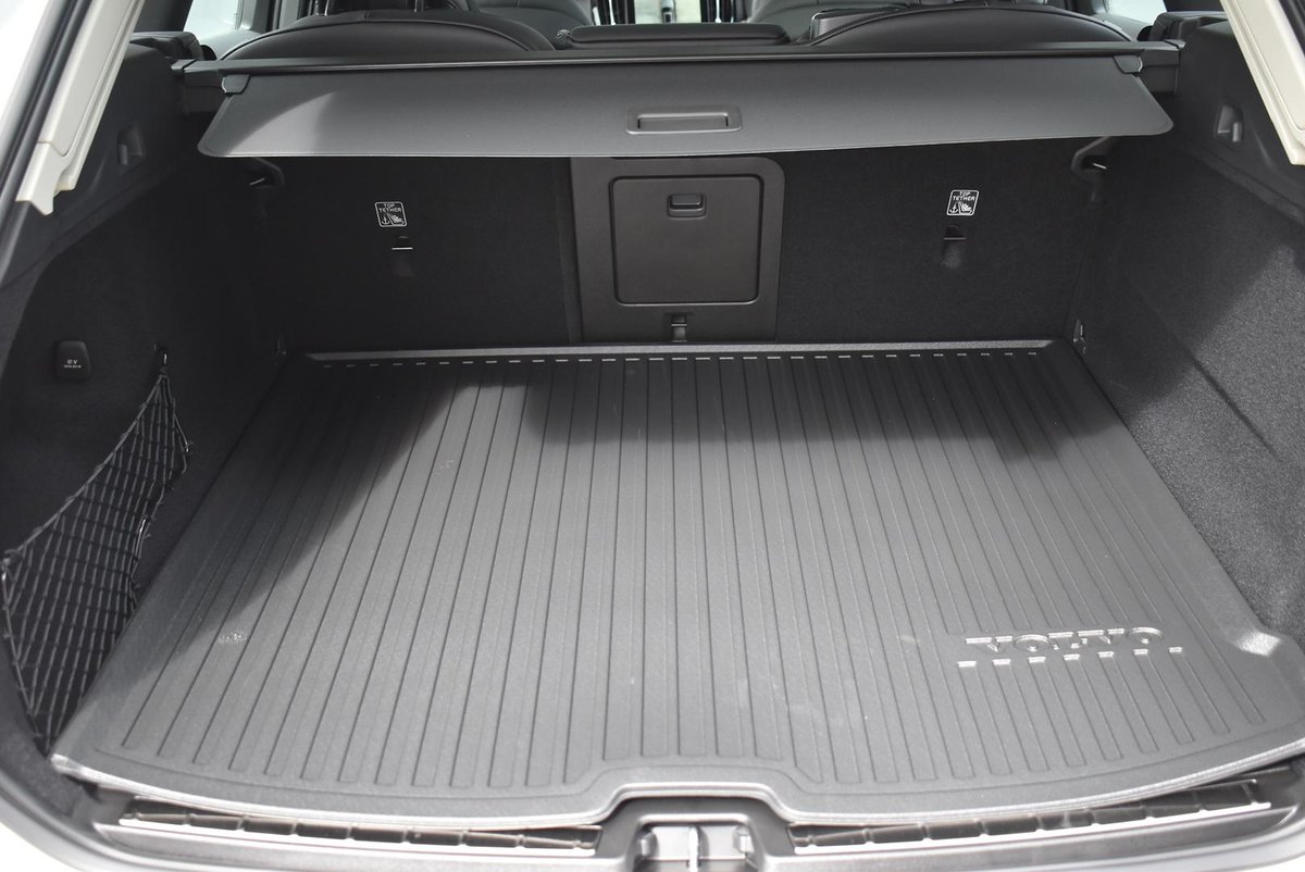 2026 Volvo XC60 Ultra B5 Dark MY26 AWD image 16
