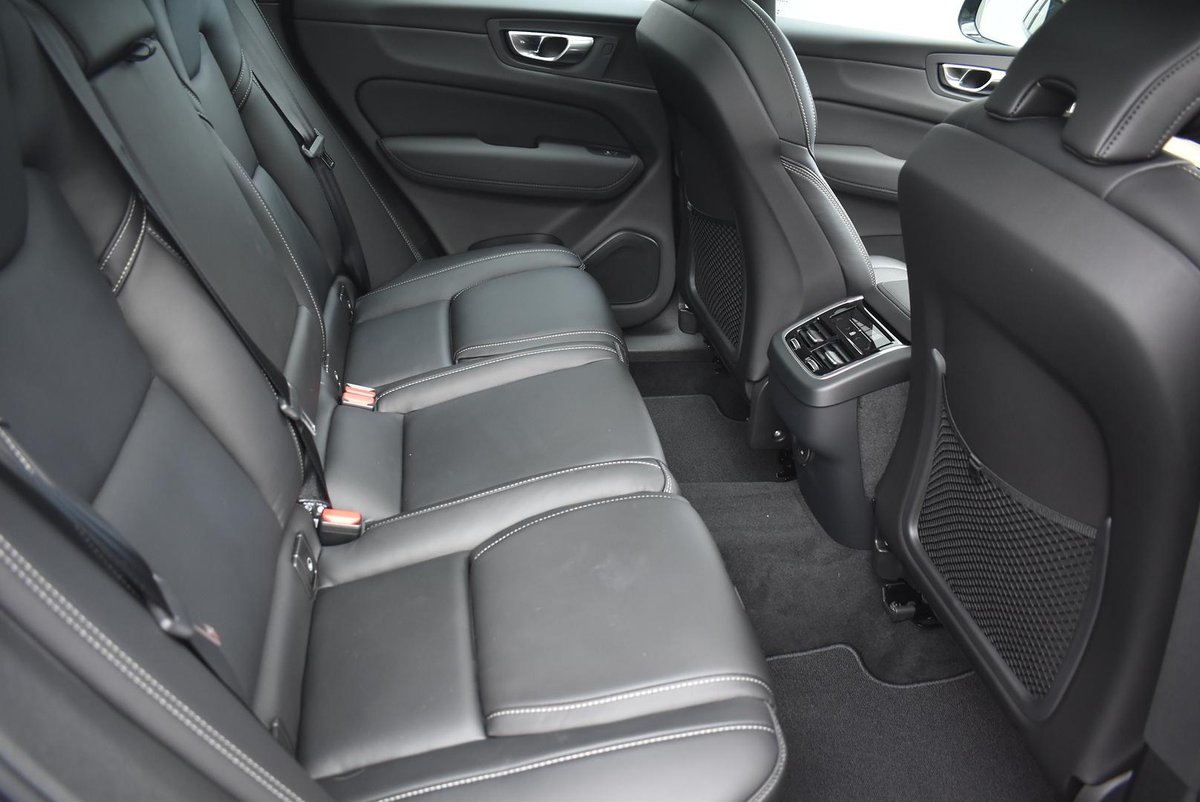 2026 Volvo XC60 Ultra B5 Dark MY26 AWD image 7
