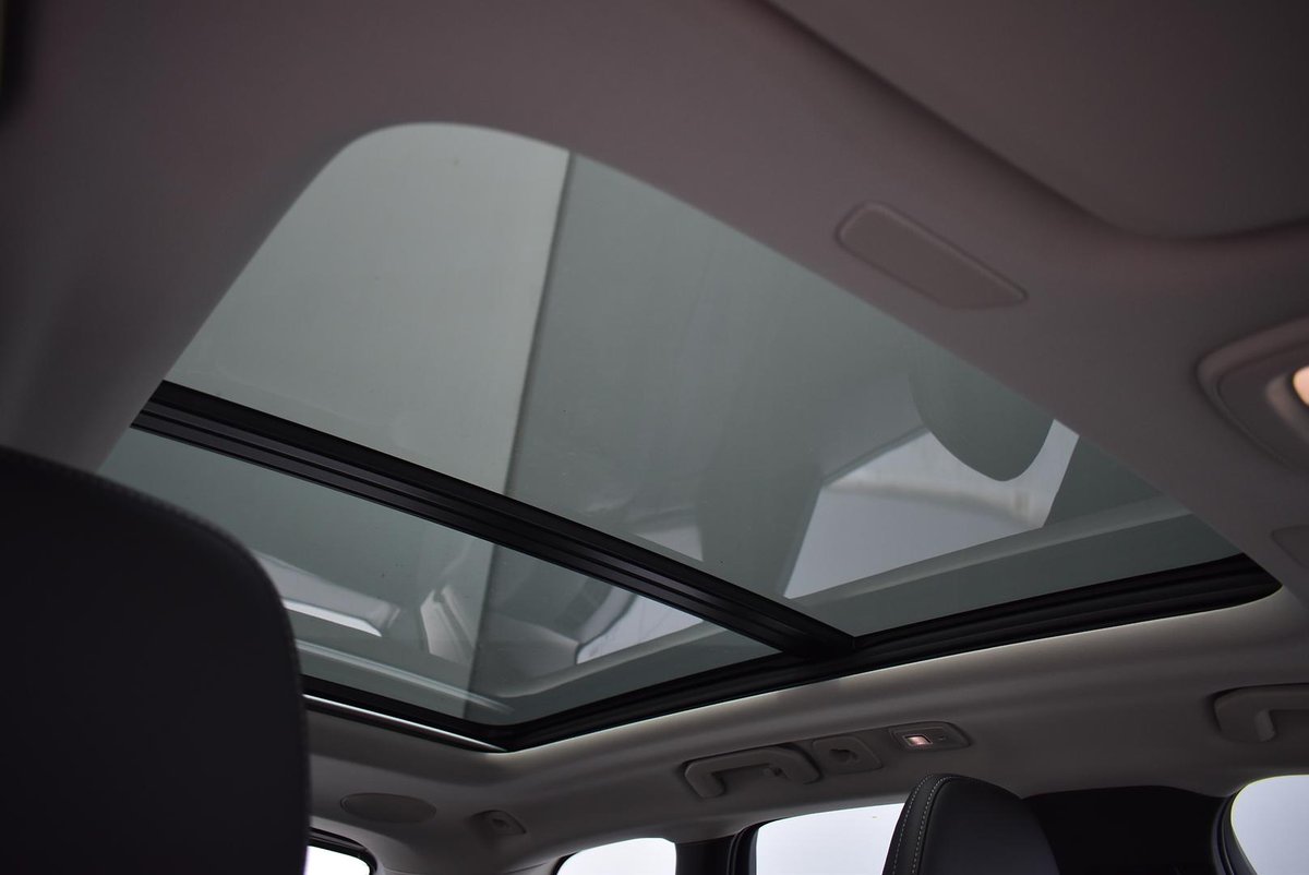 2026 Volvo XC60 Ultra B5 Dark MY26 AWD image 8