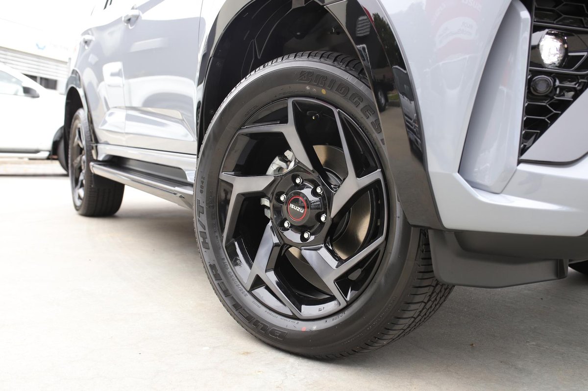2025 Isuzu MU-X X-TERRAIN MY25.5 4X4 Dual Range image 9
