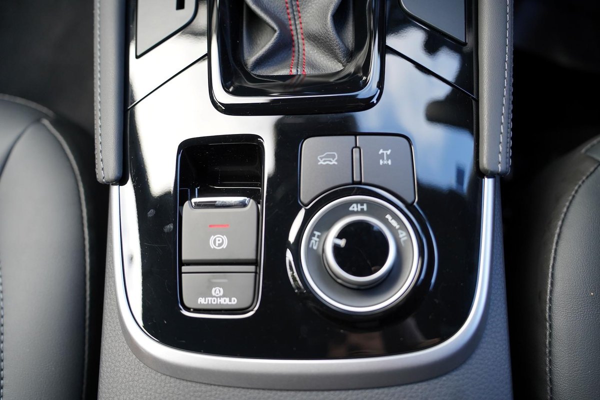 2025 Isuzu MU-X X-TERRAIN MY25.5 4X4 Dual Range image 22