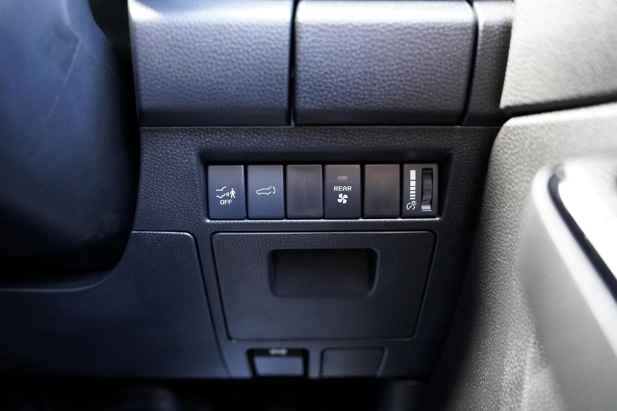 2025 Isuzu MU-X X-TERRAIN MY25.5 4X4 Dual Range image 23