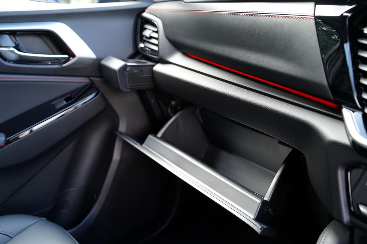 2025 Isuzu MU-X X-TERRAIN MY25.5 4X4 Dual Range image 24
