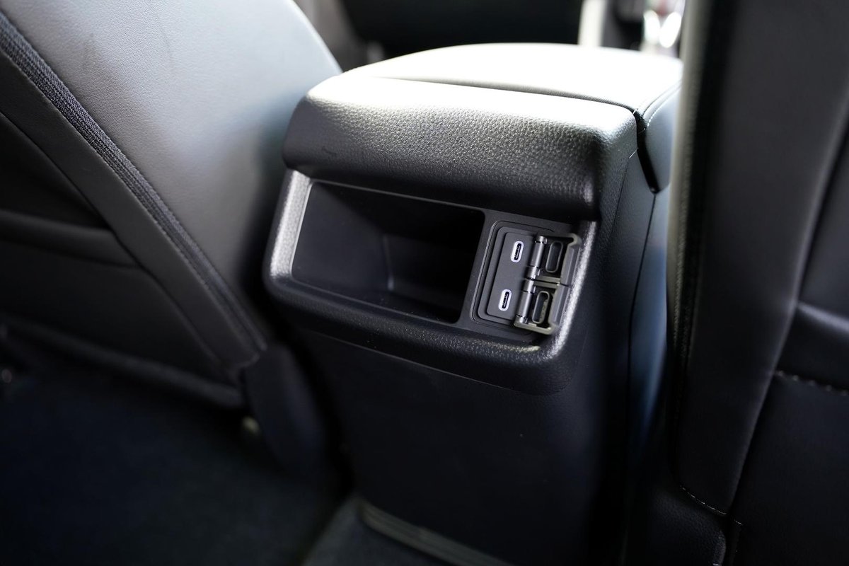 2025 Isuzu MU-X X-TERRAIN MY25.5 4X4 Dual Range image 27