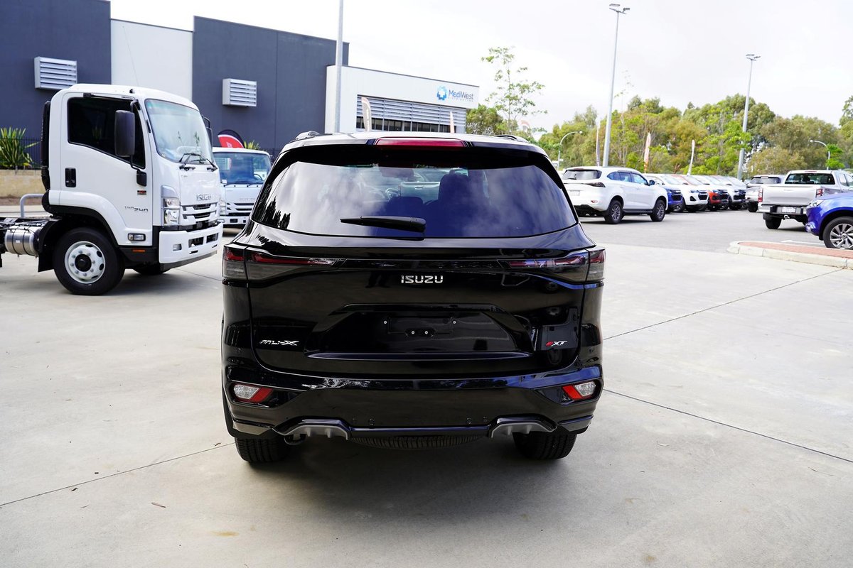 2025 Isuzu MU-X X-TERRAIN MY25.5 4X4 Dual Range image 3