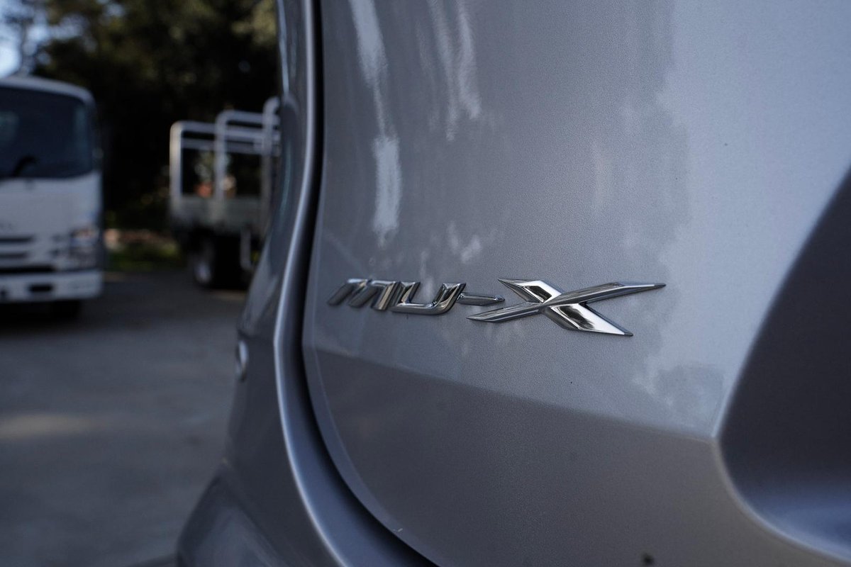 2025 Isuzu MU-X LS-T MY25.5 4X4 Dual Range image 13
