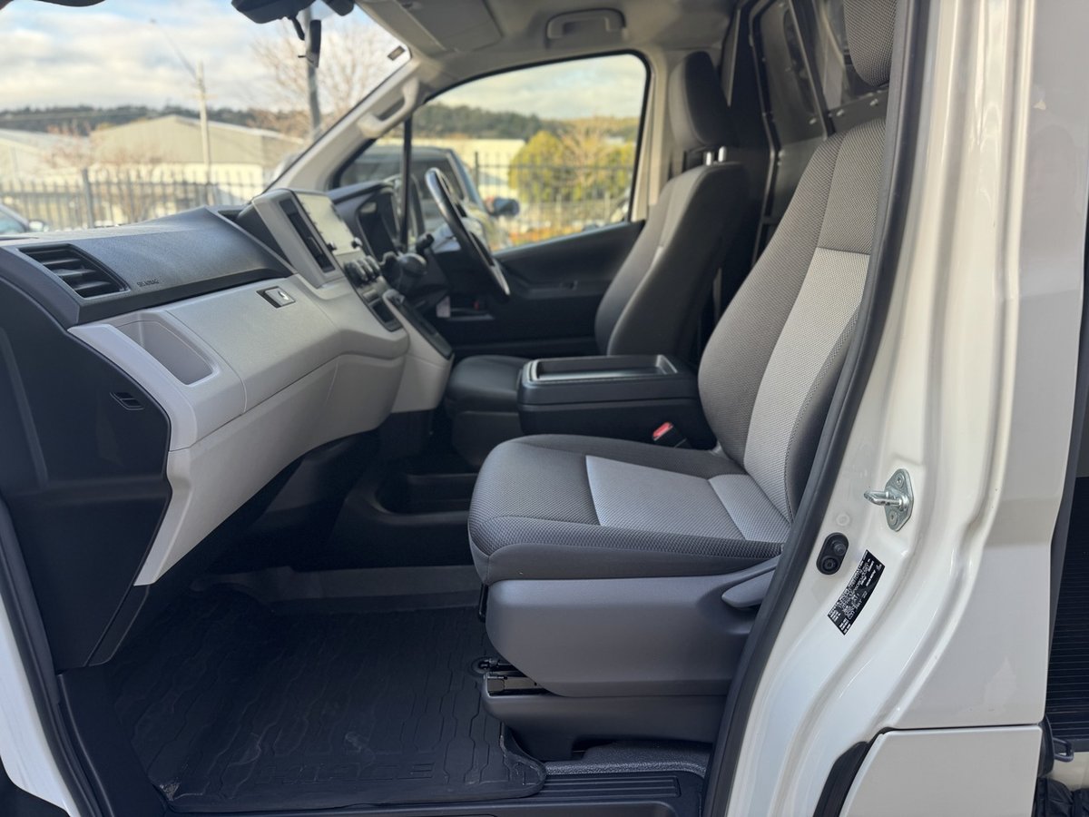2022 Toyota Hiace LWB GDH300R image 10