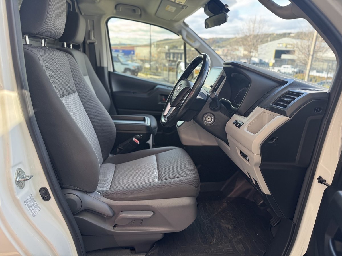 2022 Toyota Hiace LWB GDH300R image 8
