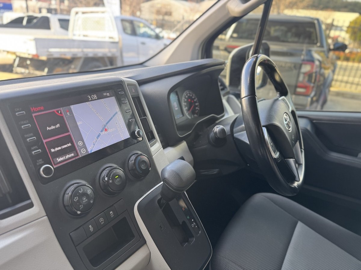 2022 Toyota Hiace LWB GDH300R image 9