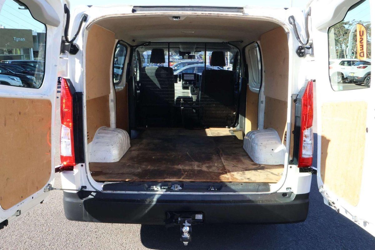 2024 Toyota Hiace GDH300R image 23
