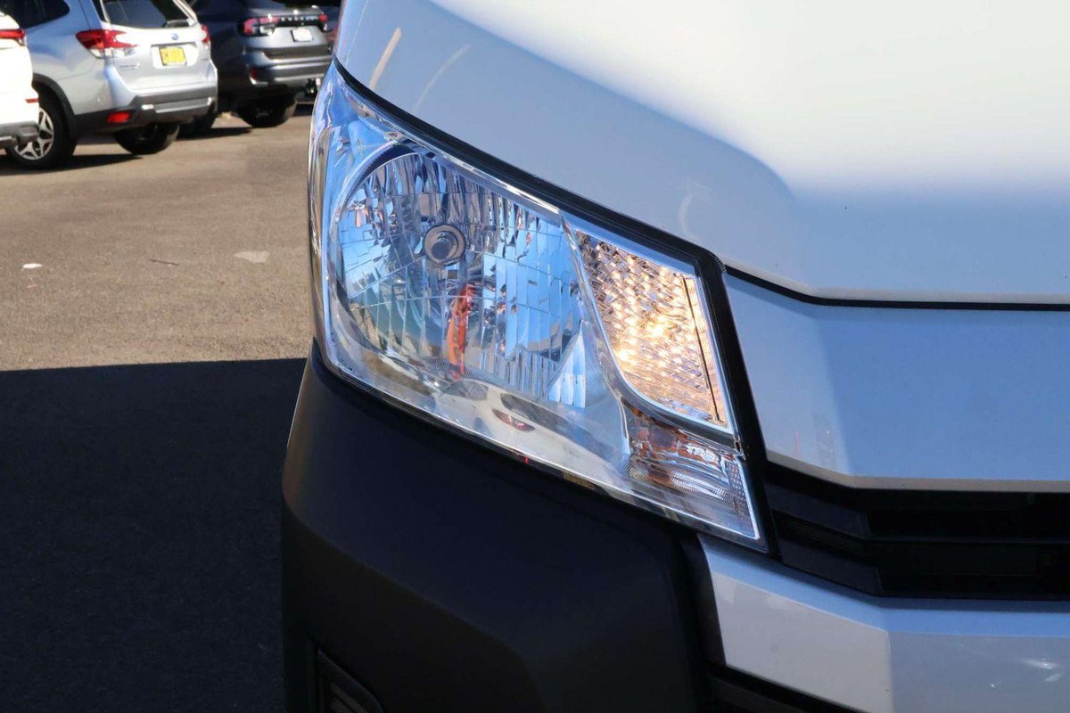 2024 Toyota Hiace GDH300R image 8