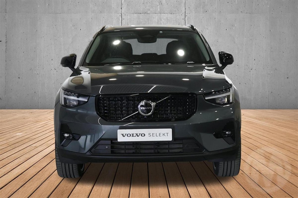 2025 Volvo XC40 Ultra B4 Dark MY26 AWD image 17