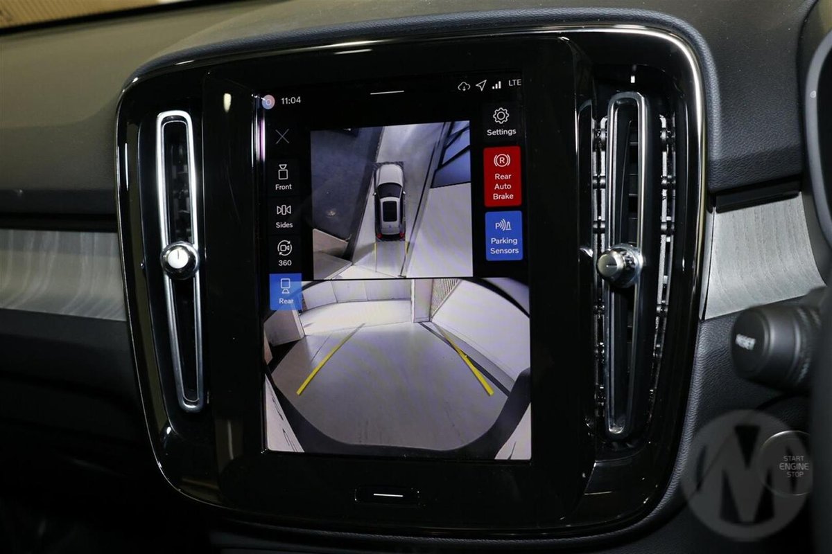 2025 Volvo XC40 Ultra B4 Dark MY26 AWD image 14